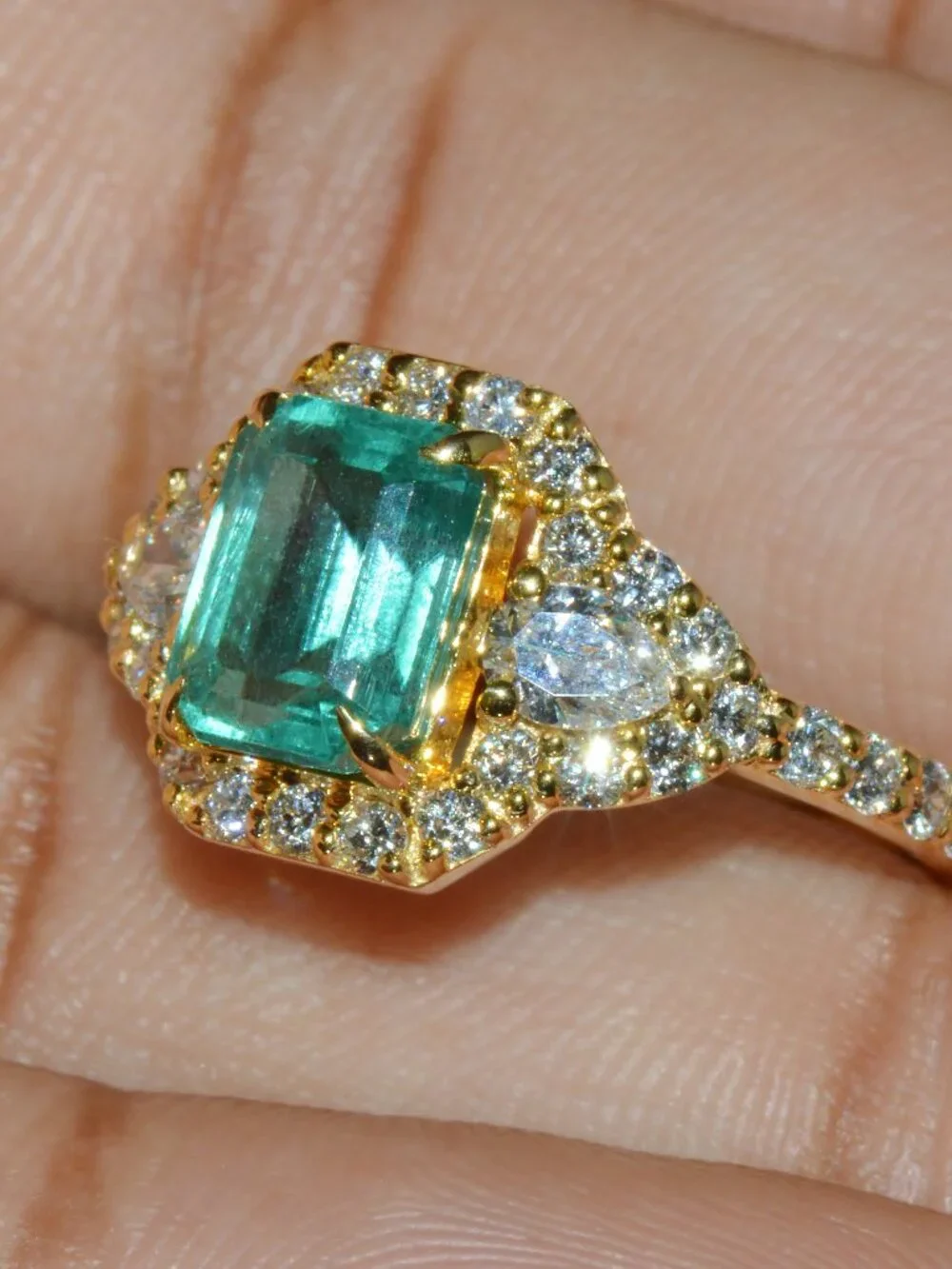Certified Natural 2.82CTS Emerald Diamond Solid 18K Yellow Gold Halo Ring